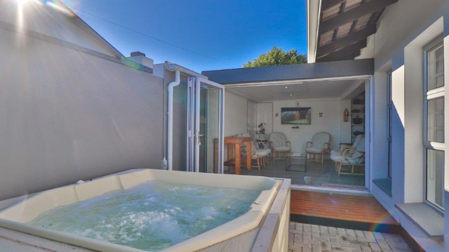 3 Bedroom Property for Sale in Bayview Western Cape